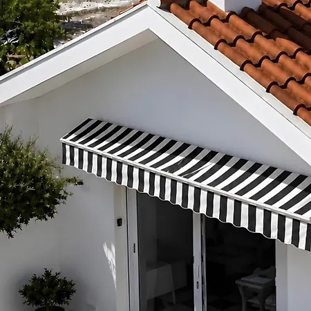 30m To - Ocean House * Mindelo